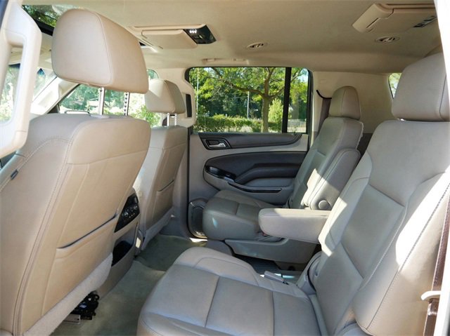 Used 2017 Chevrolet Suburban LT image 9