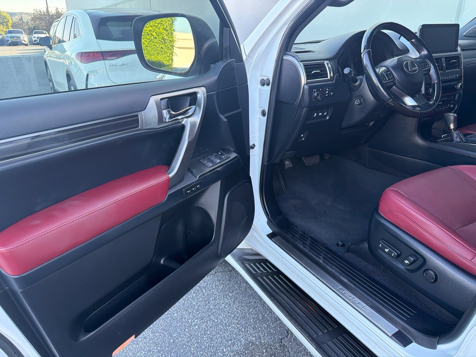 Used 2023 Lexus GX 460 Premium w/ Premium Package AWD/4WD image 10