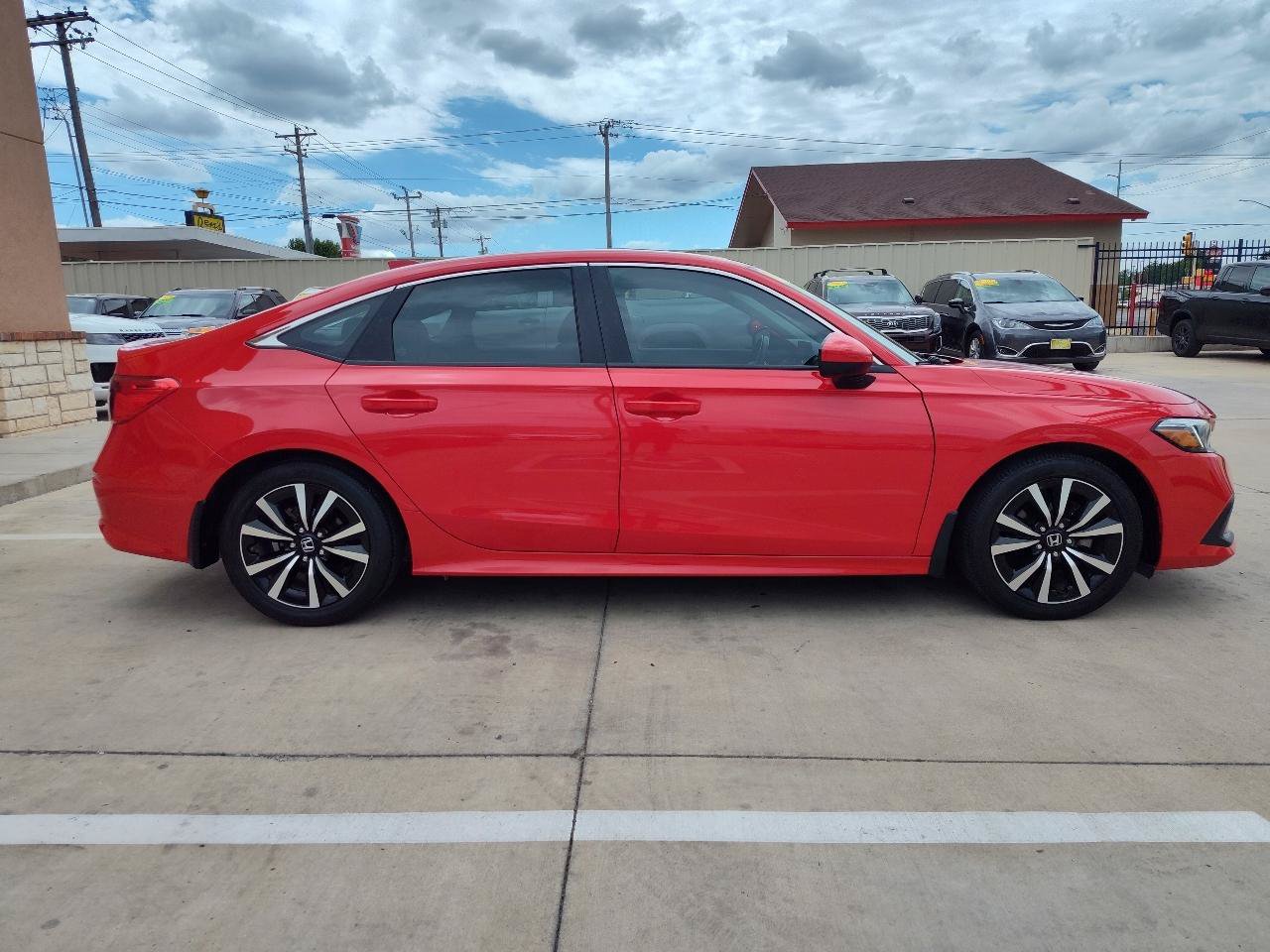 Used 2022 Honda Civic EX image 3