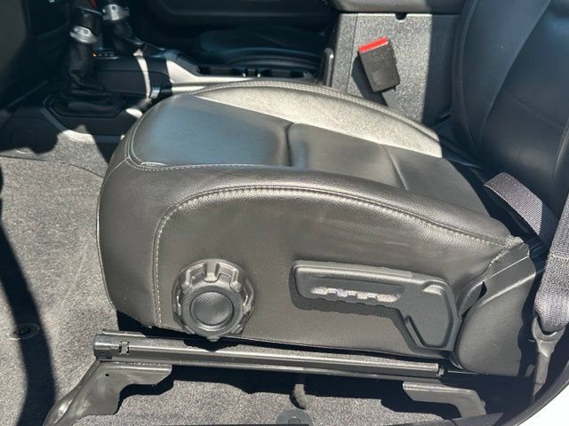 Used 2021 Jeep Wrangler Unlimited Sahara AWD/4WD image 28