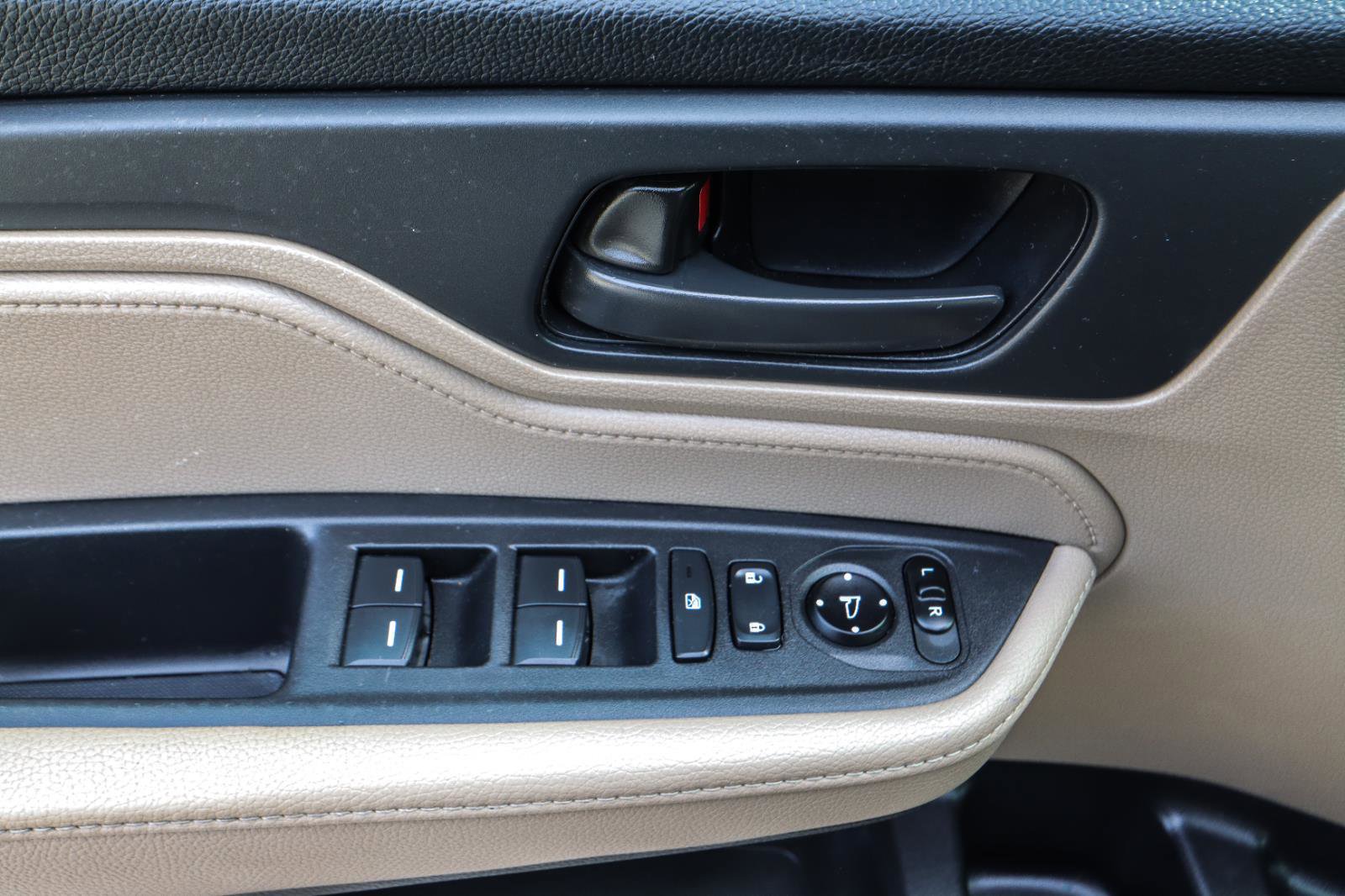 Used 2019 Honda Odyssey EX image 35