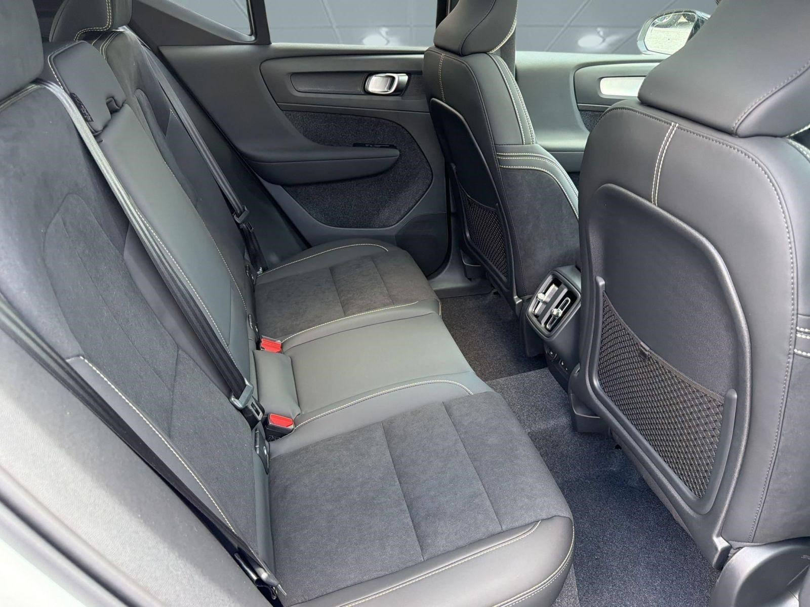 New 2026 Volvo XC40 B5 Ultra w/ Climate Package AWD/4WD image 24