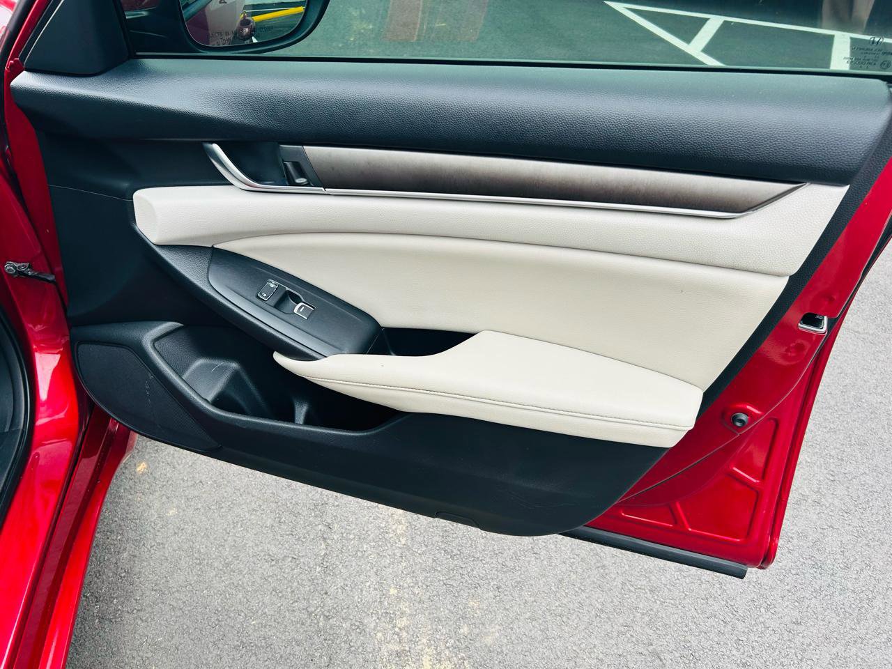 Used 2019 Honda Accord LX image 32