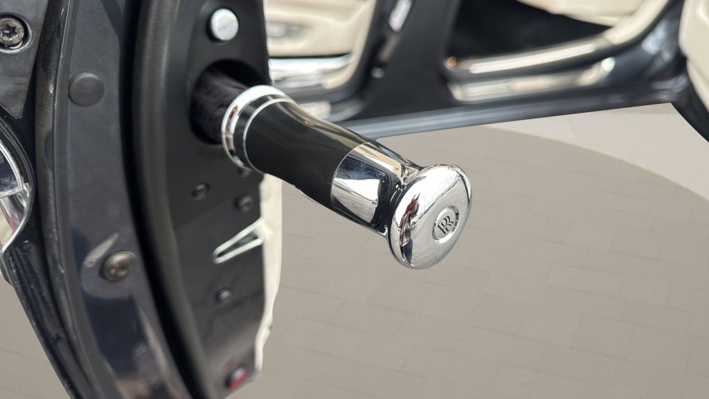 Used 2013 Rolls-Royce Ghost image 22