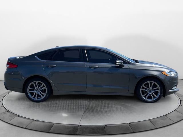 Used 2017 Ford Fusion SE w/ Equipment Group 201A image 6