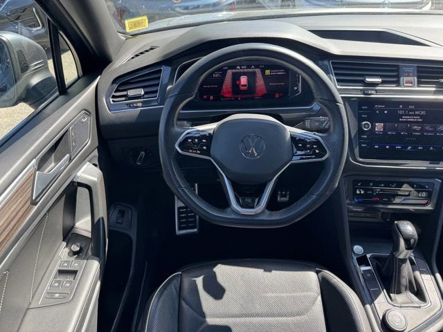 Used 2022 Volkswagen Tiguan SEL R-Line AWD/4WD image 15