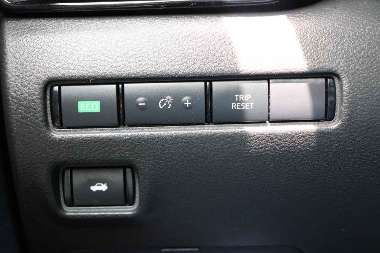 Used 2024 Nissan Sentra SV FWD image 36