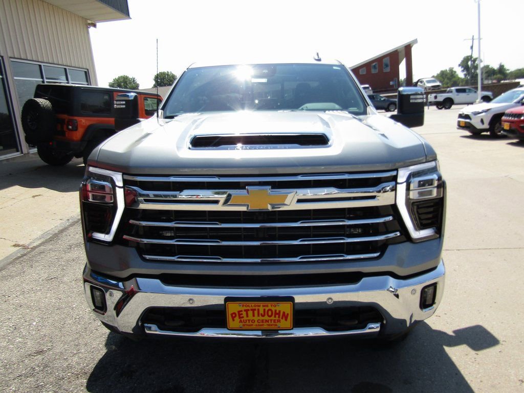 New 2026 Chevrolet Silverado 3500 LTZ w/ LTZ Convenience Package image 13