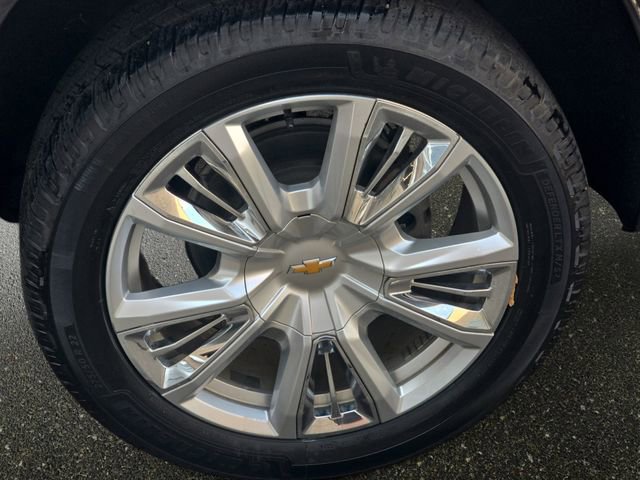 Used 2023 Chevrolet Suburban High Country w/ Premium Package 2 AWD/4WD image 37