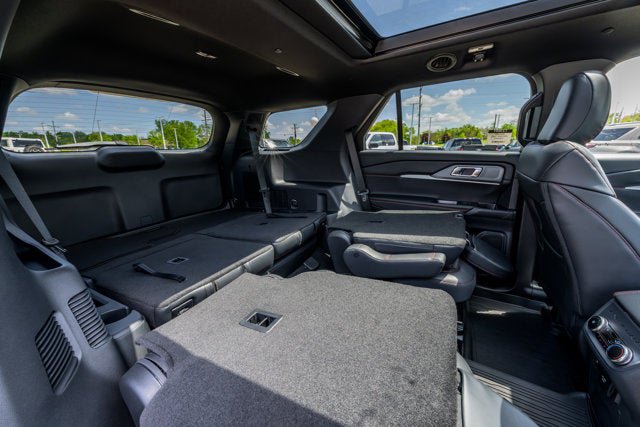 New 2026 Ford Explorer ST-Line w/ ST-Line Street Pack AWD/4WD image 11