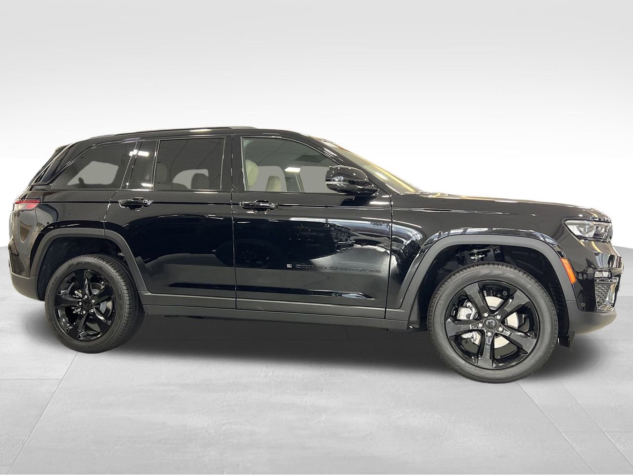 New 2025 Jeep Grand Cherokee Limited w/ Luxury Tech Group II image 29