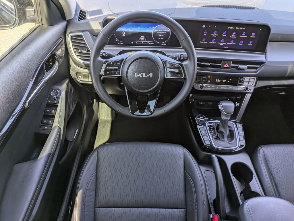 Used 2025 Kia Seltos EX w/ EX Sunroof Package AWD/4WD image 17