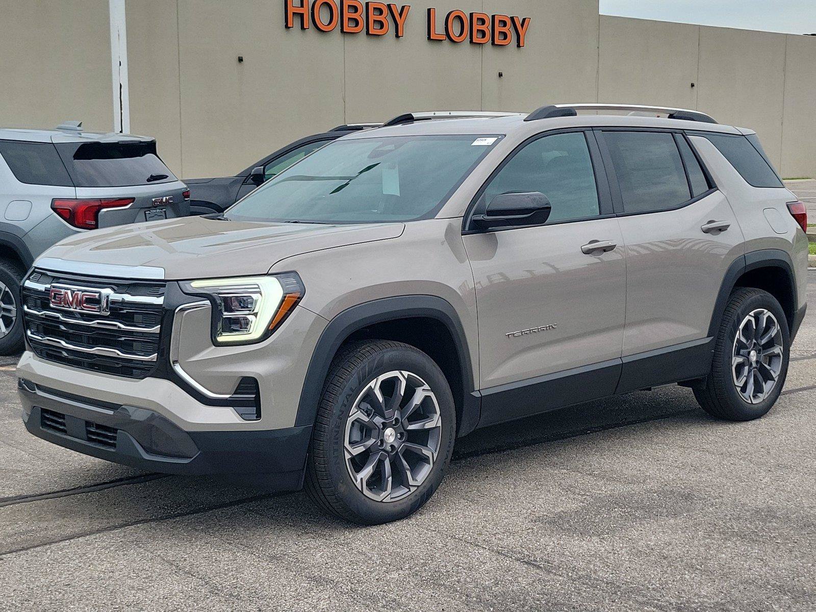 New 2027 GMC Terrain Elevation w/ Elevation Premium Package AWD/4WD image 2