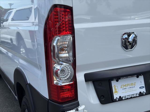 Used 2025 RAM ProMaster 2500 w/ Convenience Group FWD image 11