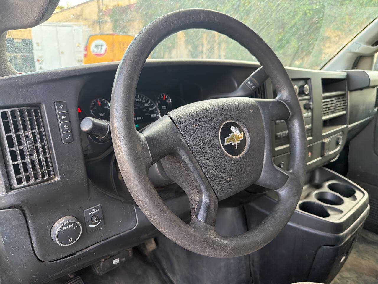 Used 2018 Chevrolet Express 3500 RWD image 15