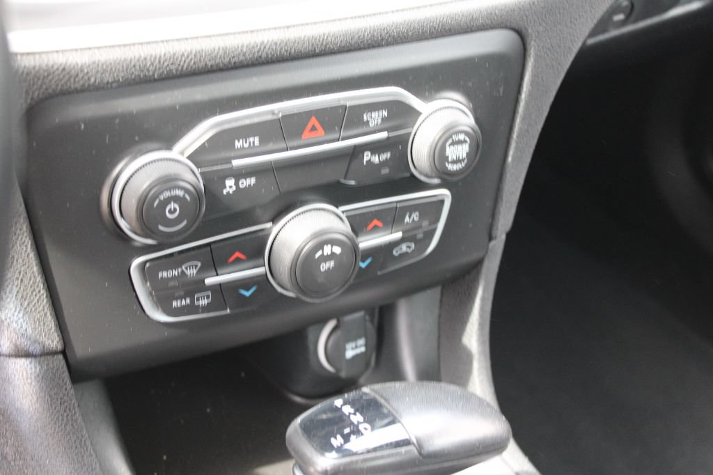 Used 2022 Dodge Charger SXT RWD image 12