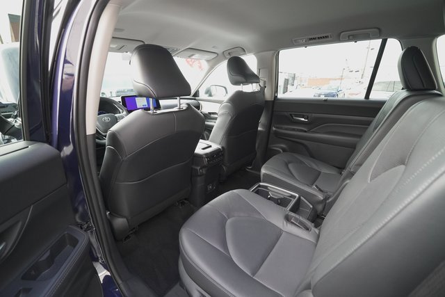 Used 2024 Toyota Grand Highlander Limited image 14