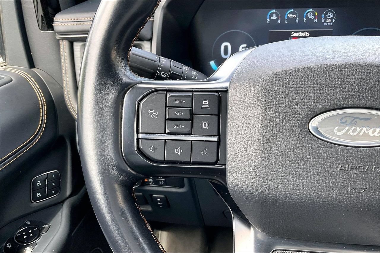 Used 2022 Ford Expedition Platinum AWD/4WD image 32