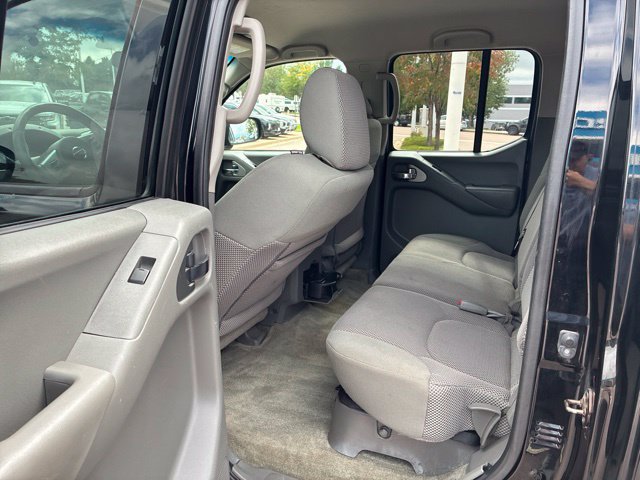 Used 2015 Nissan Frontier SV AWD/4WD image 14