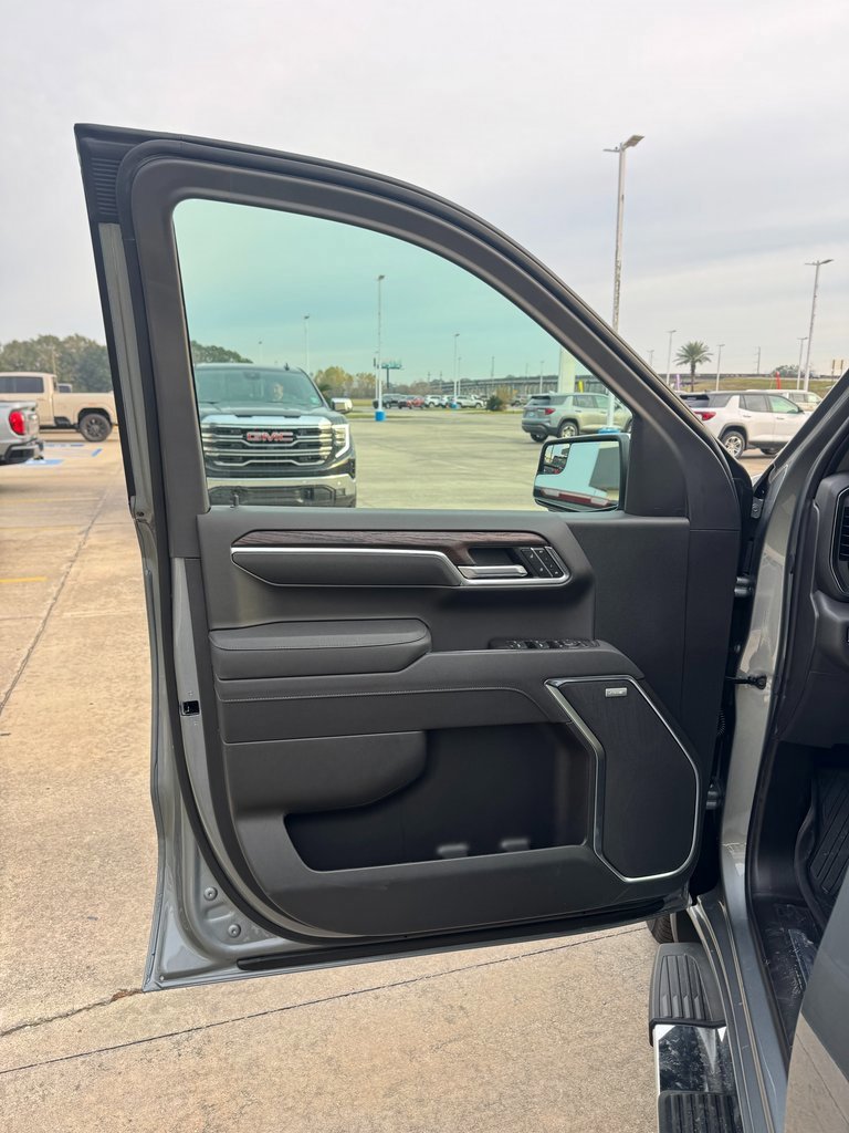 New 2026 GMC Sierra 1500 SLT w/ SLT Premium Package image 10