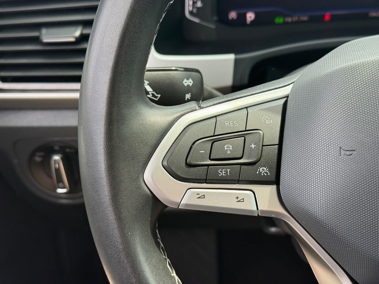 Used 2023 Volkswagen Atlas SEL AWD/4WD image 20