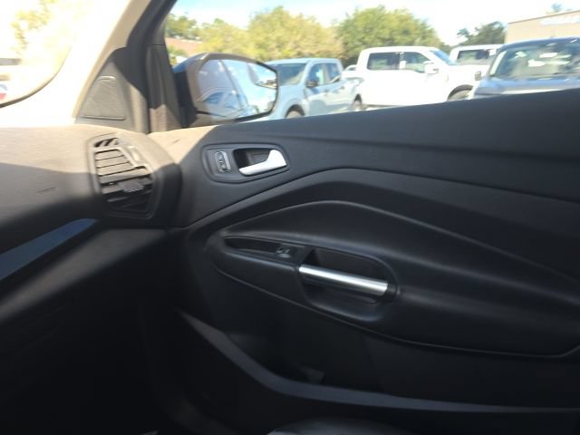 Used 2019 Ford Escape SE FWD image 15
