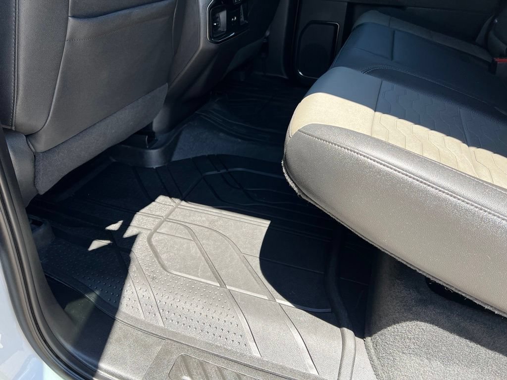 Used 2023 Chevrolet Silverado 1500 ZR2 w/ Technology Package AWD/4WD image 27