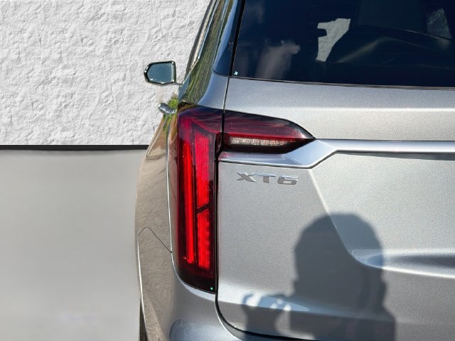 Used 2024 Cadillac XT6 Premium Luxury FWD image 12