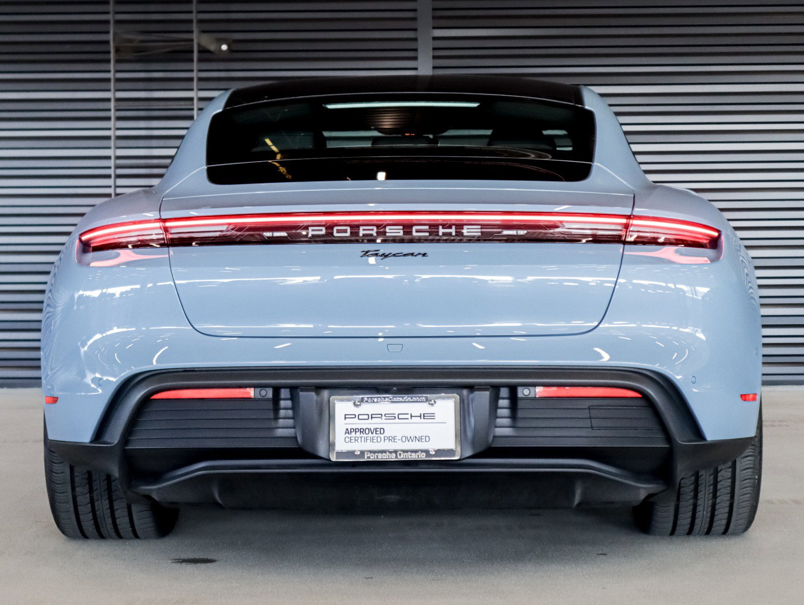 Used 2025 Porsche Taycan image 9