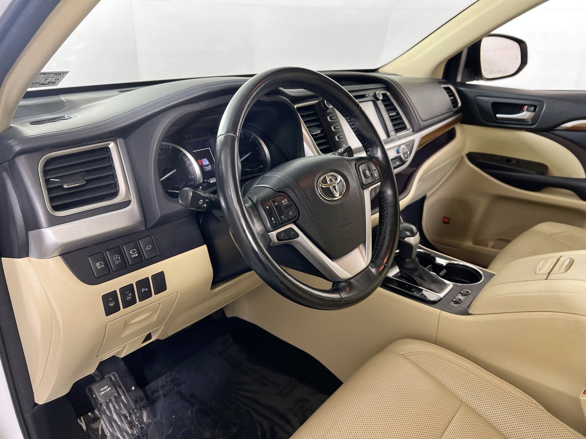 Used 2018 Toyota Highlander Limited Platinum w/ Protection Package #3 image 9