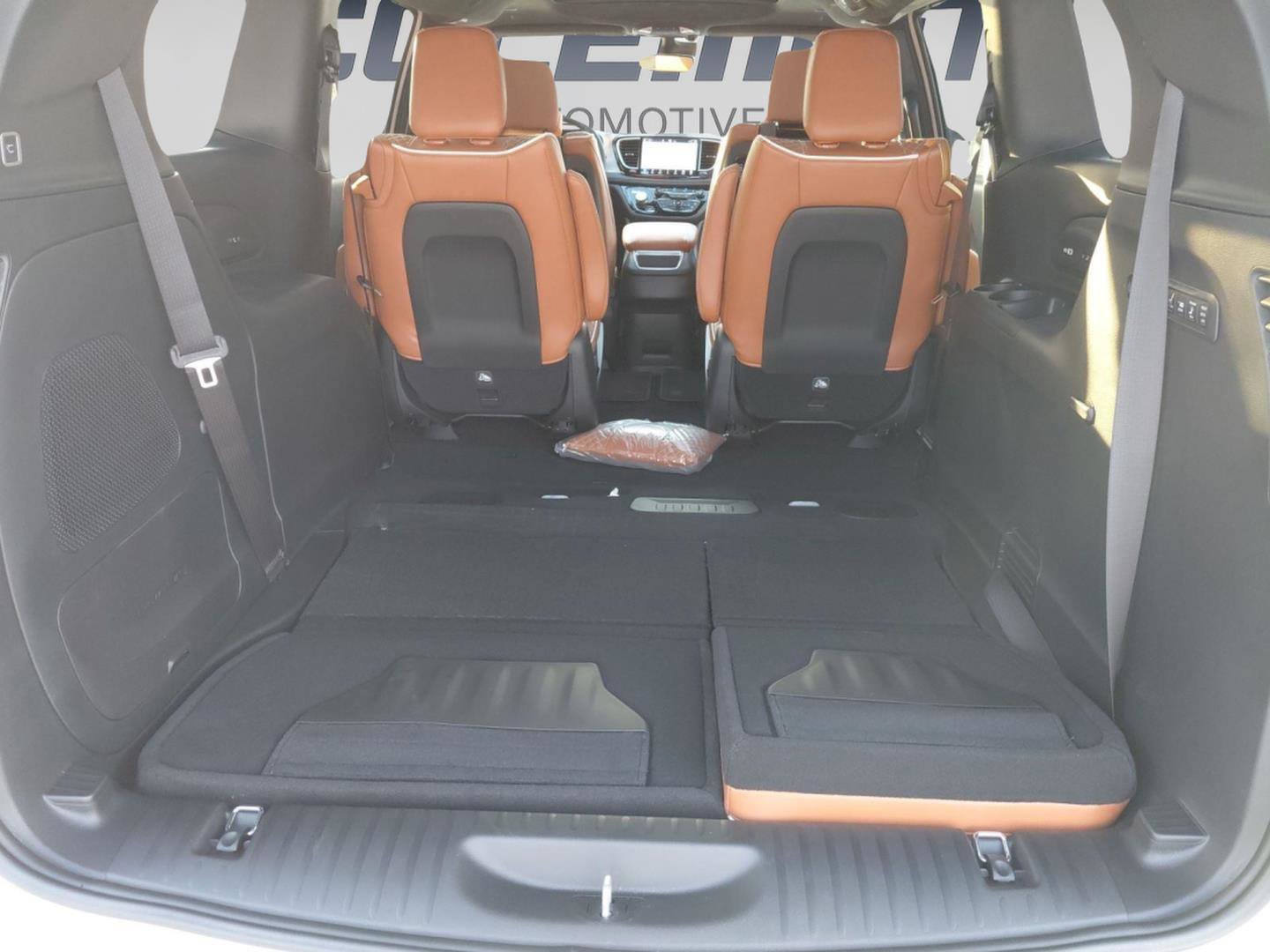 New 2026 Chrysler Pacifica Pinnacle image 27