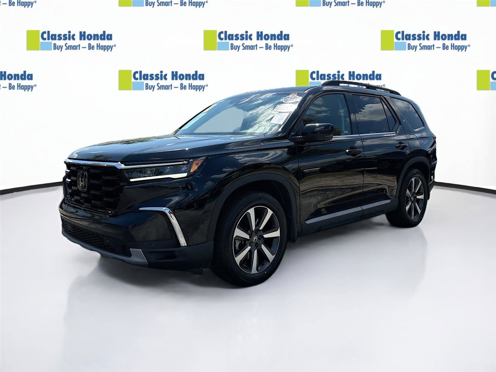 Certified 2024 Honda Pilot Touring image 3