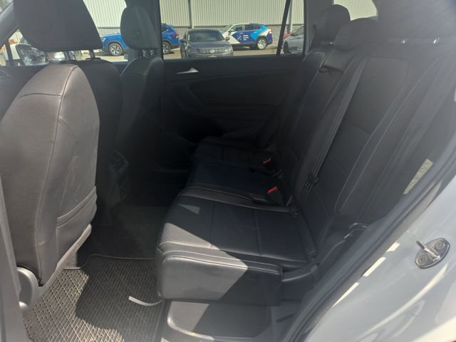 Used 2019 Volkswagen Tiguan SE image 11