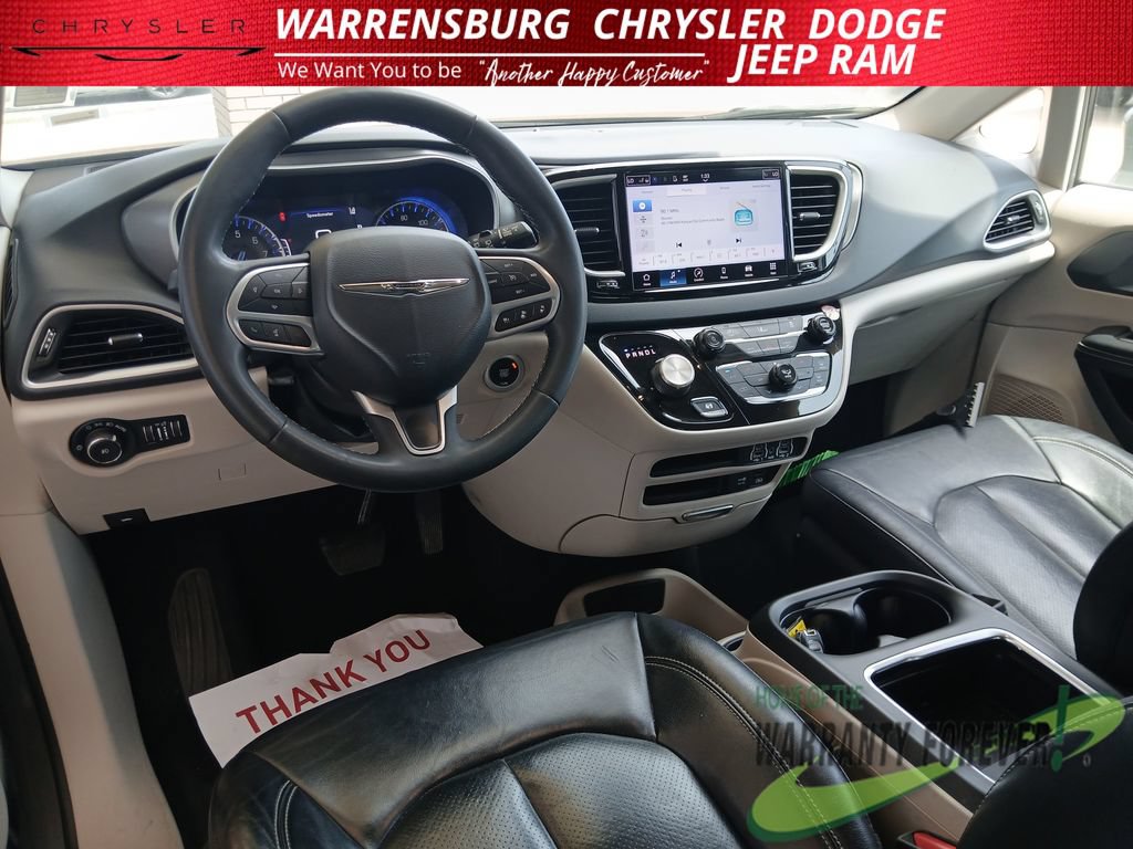 Used 2022 Chrysler Pacifica Touring-L FWD image 16