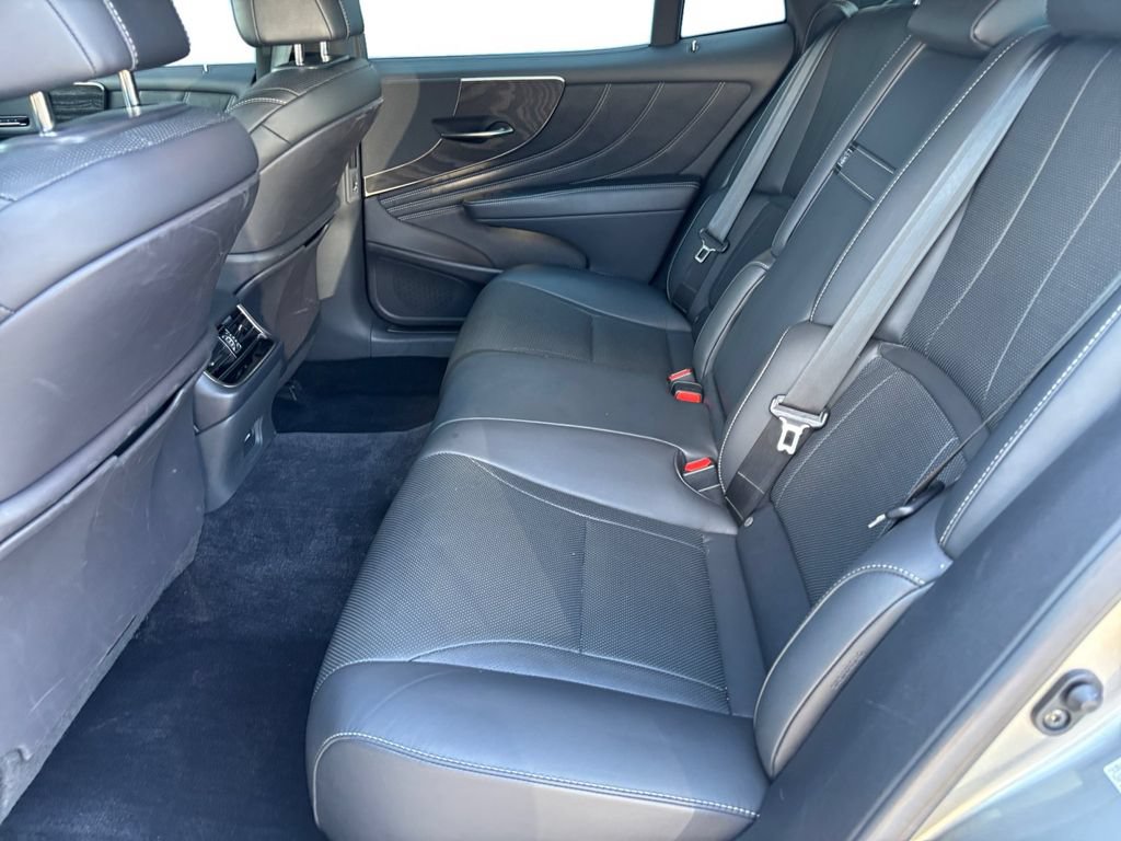 Used 2021 Lexus LS 500 RWD image 14
