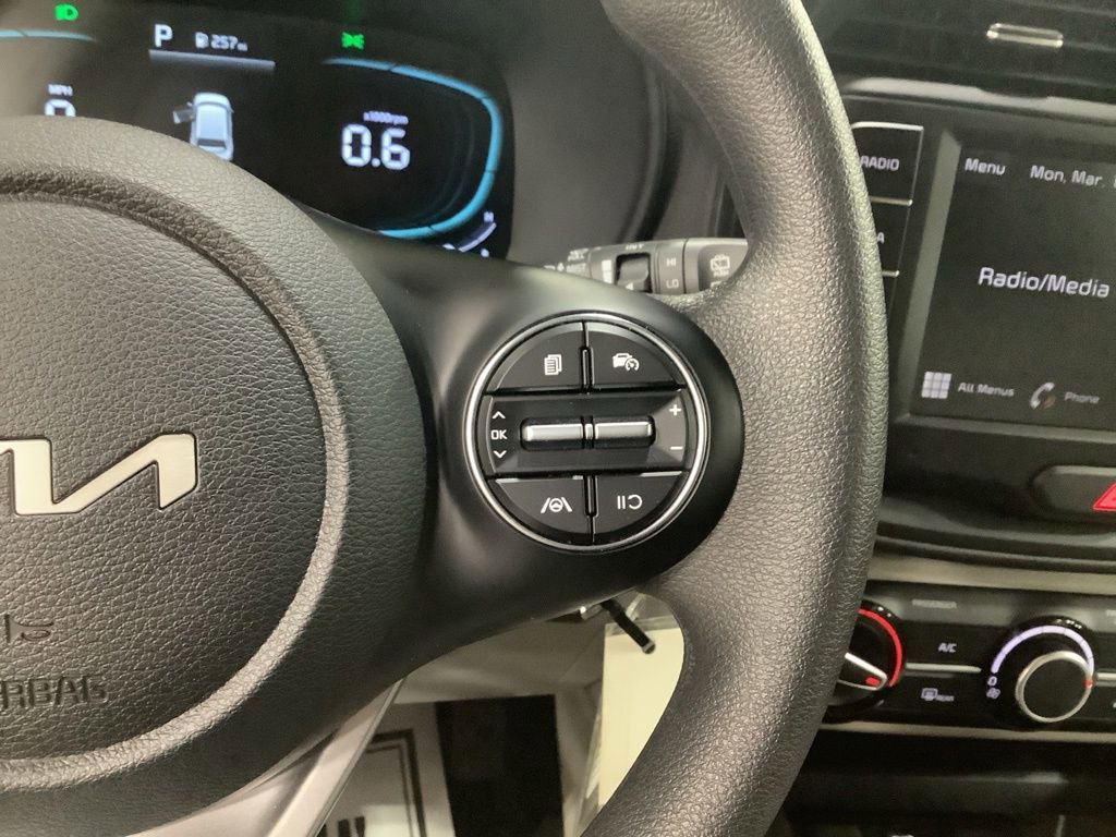 Certified 2025 Kia Soul LX w/ LX Technology Package image 21
