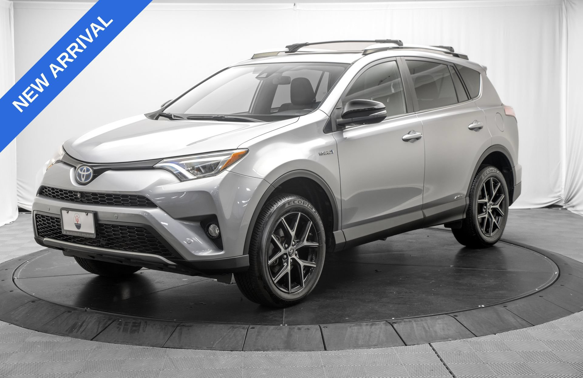 Used 2017 Toyota RAV4 SE w/ Advanced Technology Package AWD/4WD image 3