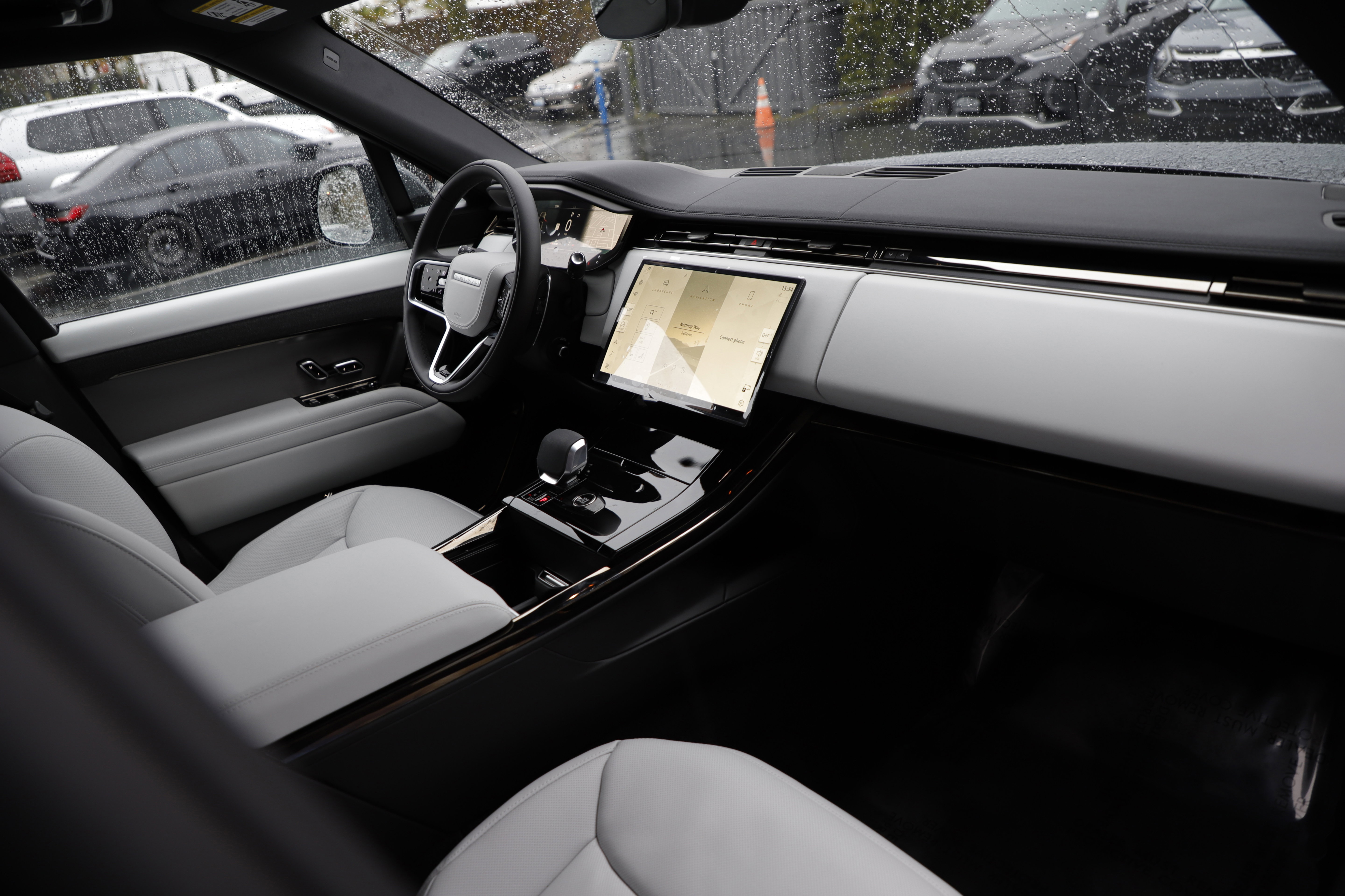 New 2026 Land Rover Range Rover Sport SE image 13