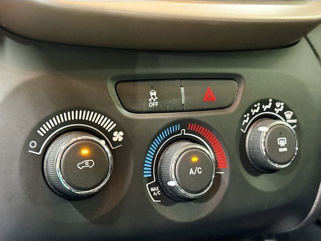 Used 2017 Jeep Cherokee Sport image 15