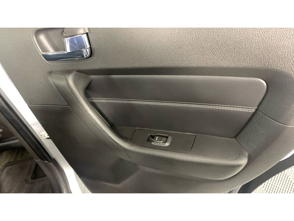 Used 2009 HUMMER H3 Alpha image 32