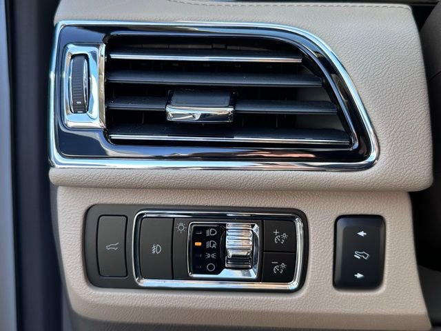 Used 2024 Lincoln Navigator L Reserve image 17