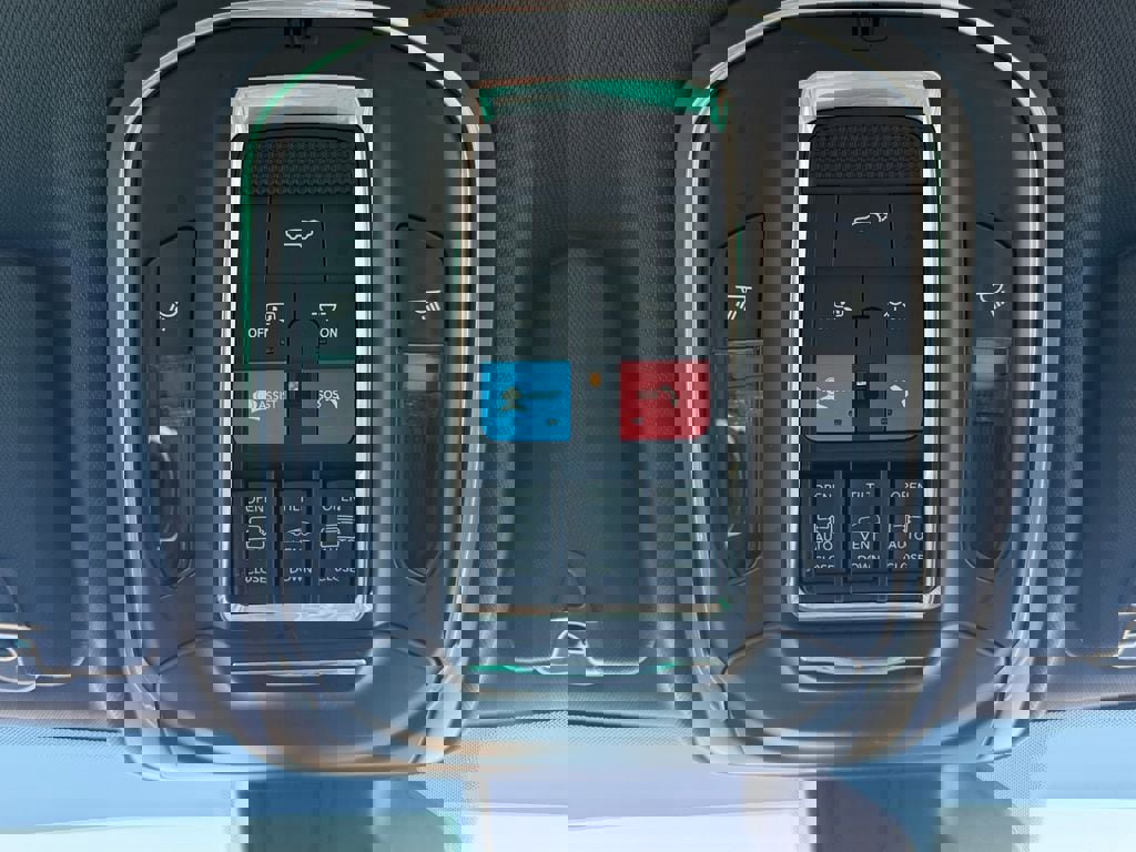 Used 2024 Jeep Grand Cherokee Limited image 29