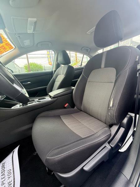 Used 2020 Nissan Sentra SV w/ Trunk Package FWD image 9