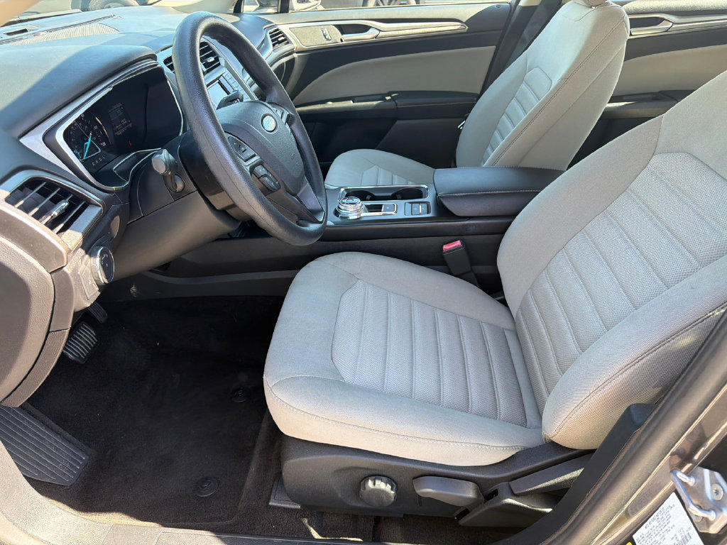 Used 2018 Ford Fusion S FWD image 9
