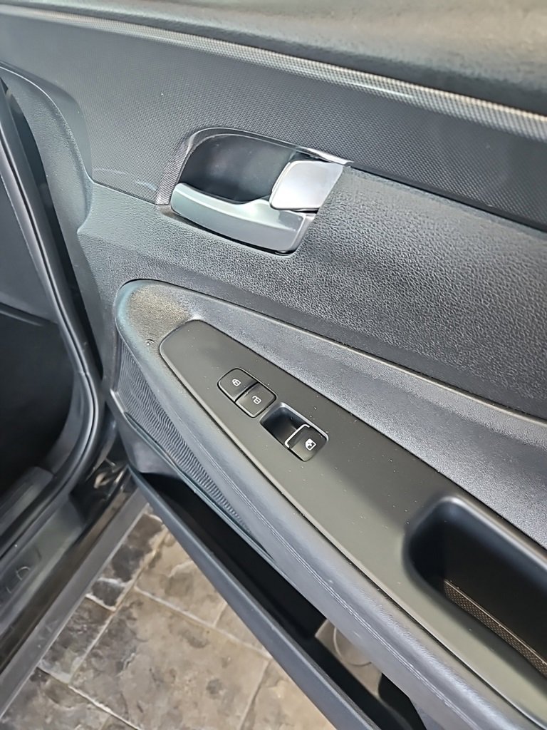 Used 2023 Hyundai Santa Fe SEL image 12