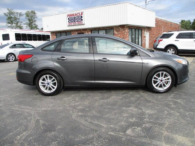 Used 2018 Ford Focus SE image 1