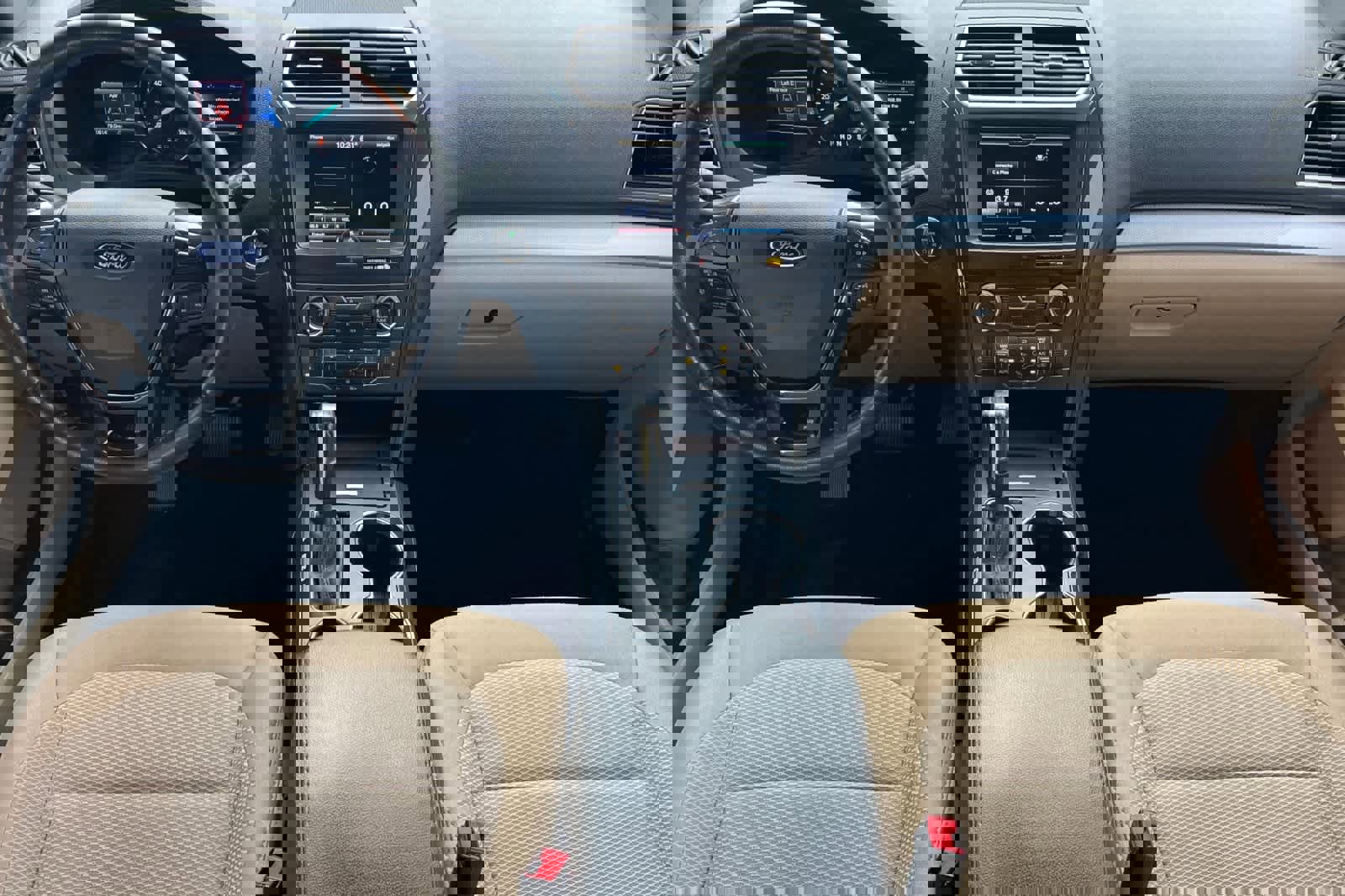 Used 2016 Ford Explorer XLT w/ Equipment Group 201A image 4