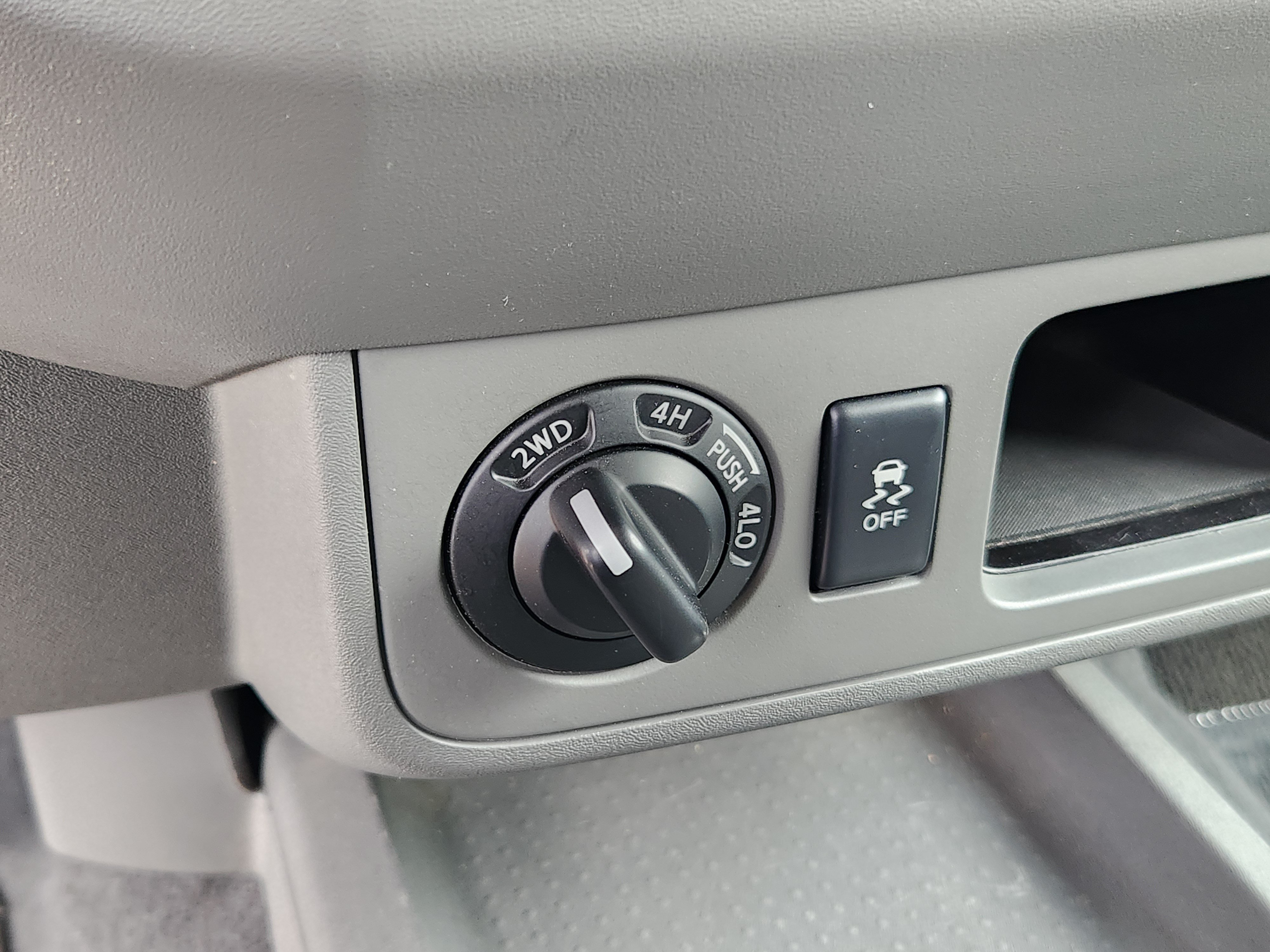 Used 2019 Nissan Frontier SV AWD/4WD image 18