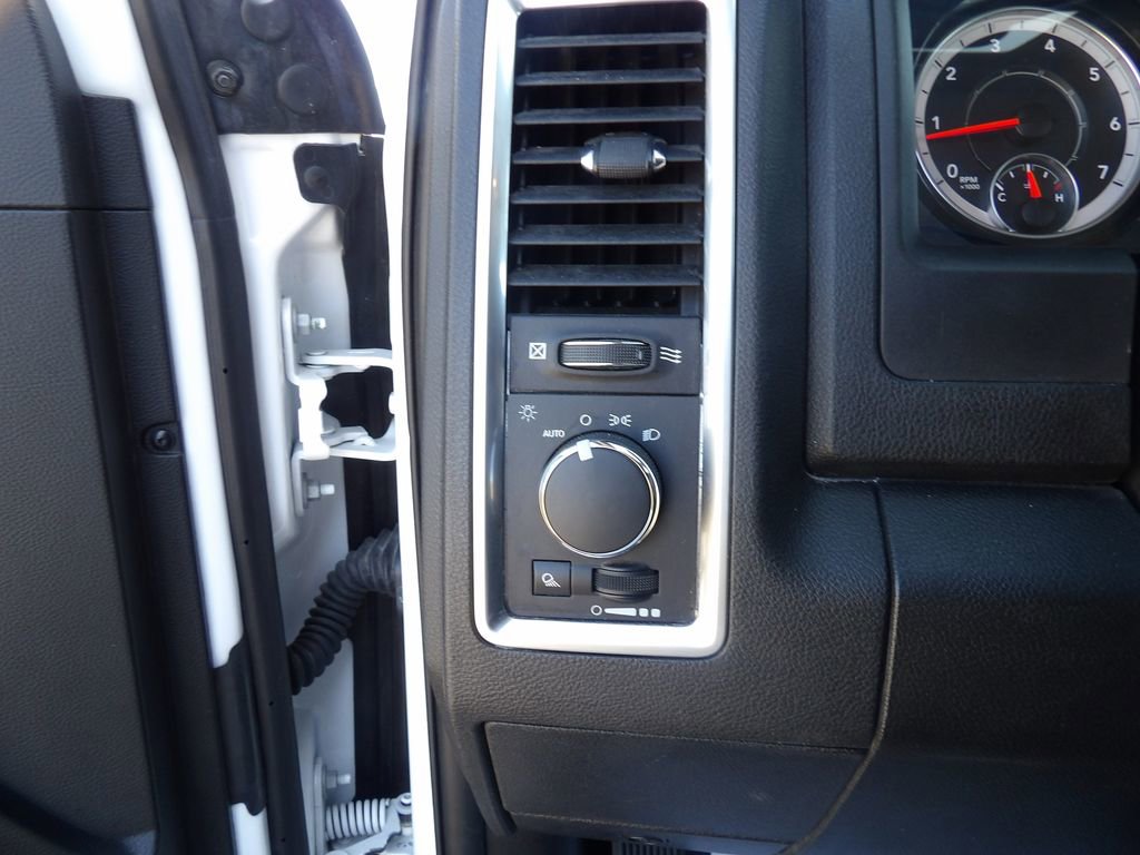 Used 2024 RAM 1500 Classic SLT AWD/4WD image 13