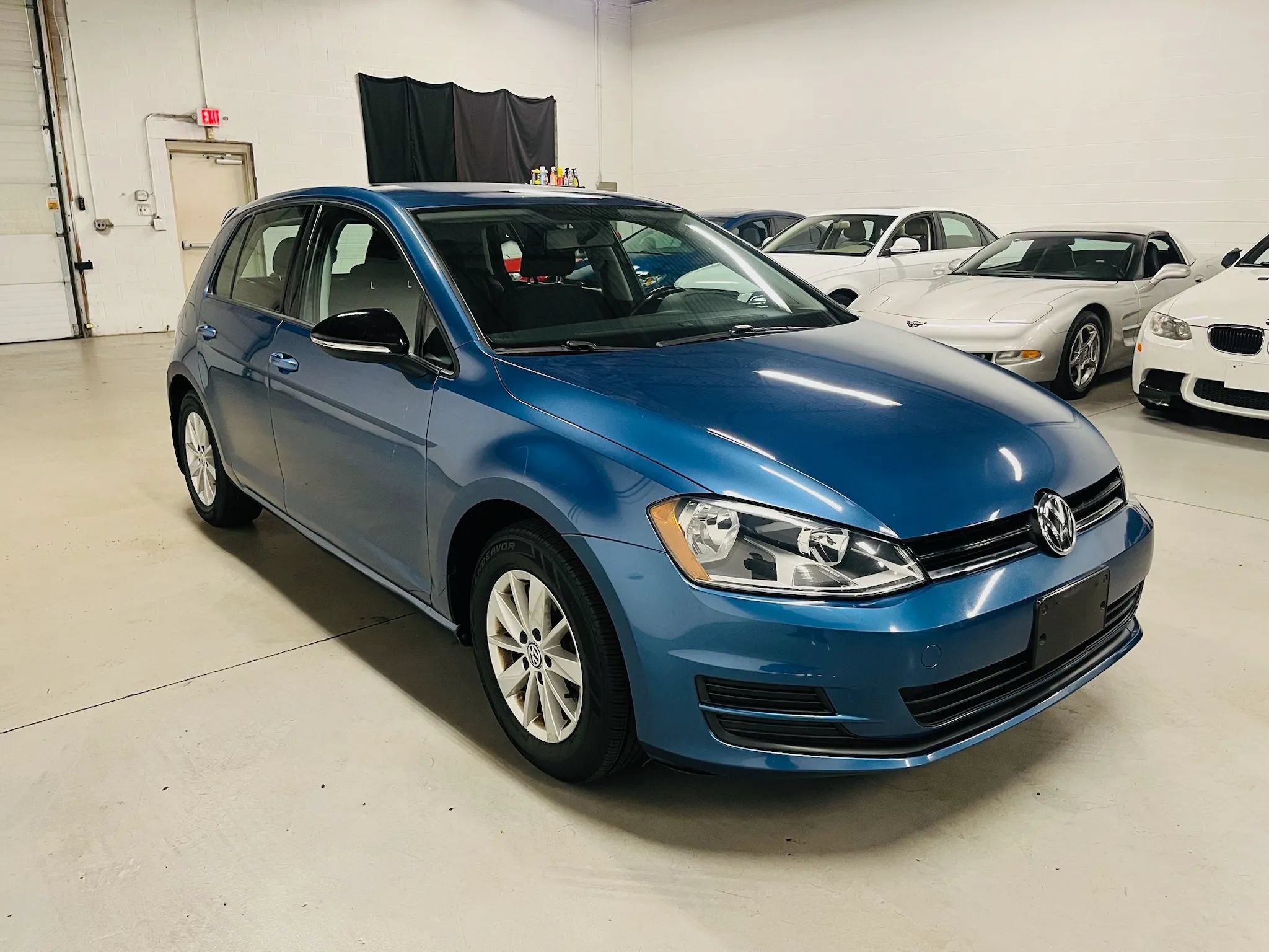 Used 2016 Volkswagen Golf S FWD image 4